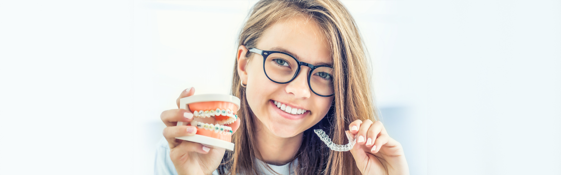 How Are Damon Speed Braces Different from Invisalign?